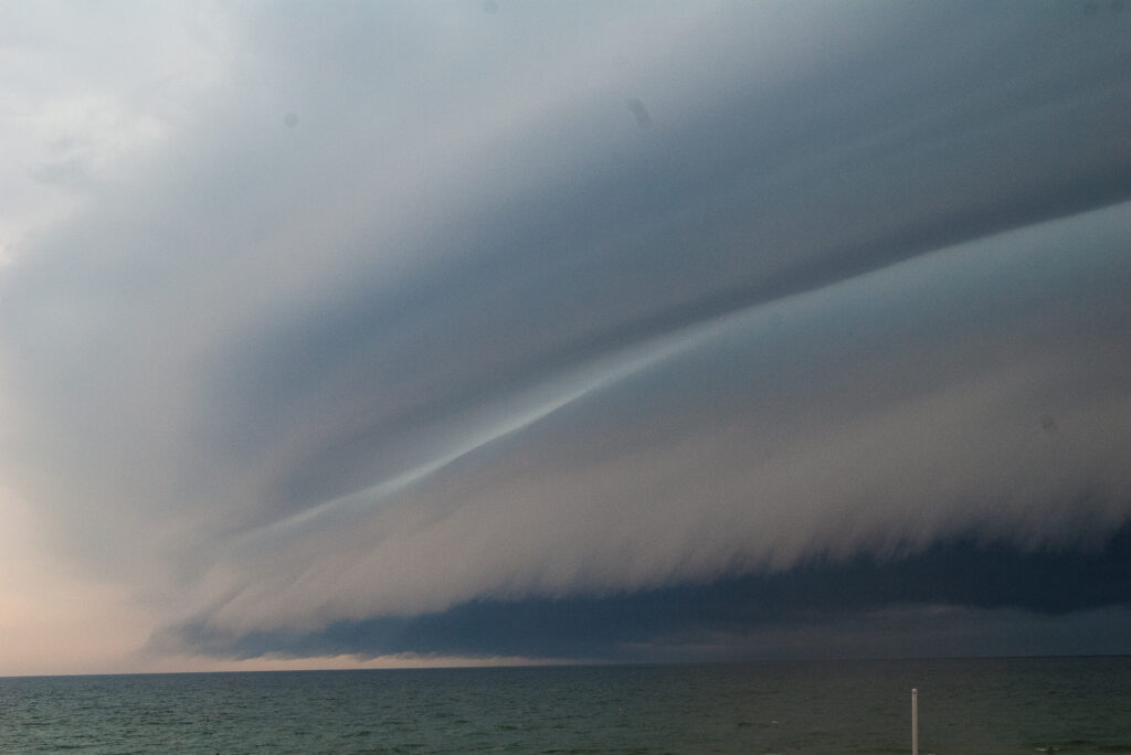 Shelf Cloud comes ashore in Grand Haven, MI on Lake Michigan July 18, 2010