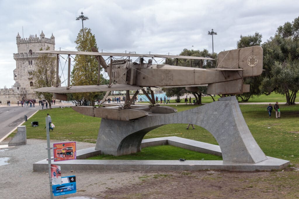 Gago Coutinho Monument