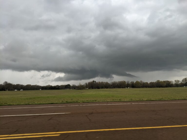 Wall Cloud on Supercell in Tennessee